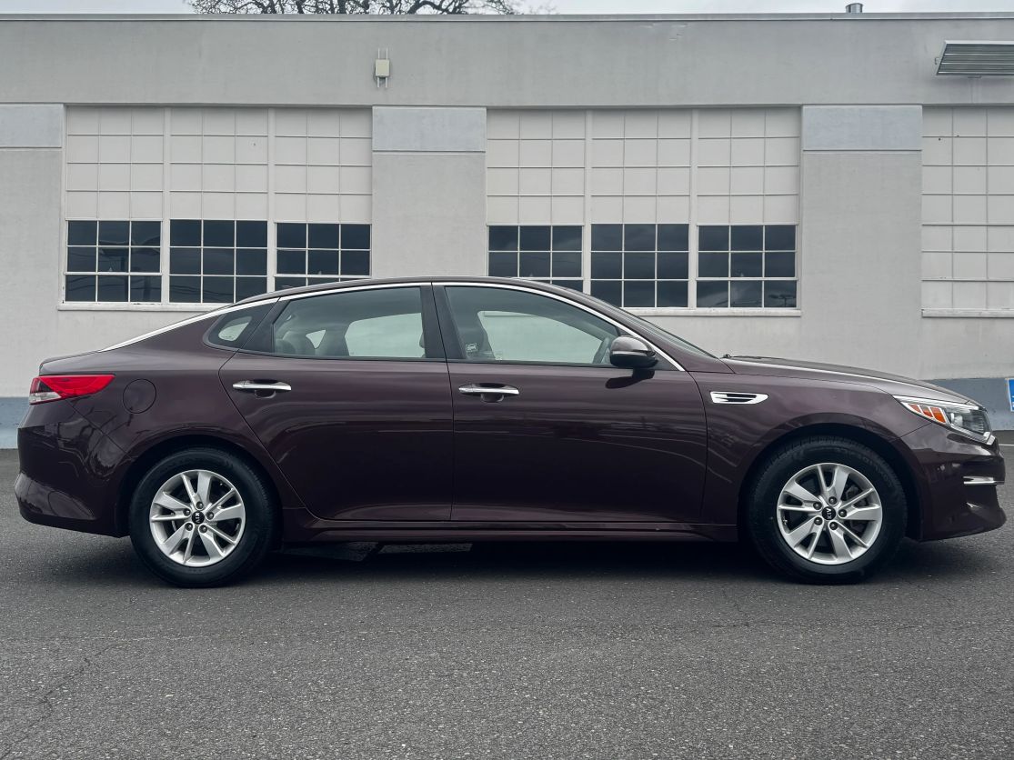 2016 KIA Optima GL - Photo 3