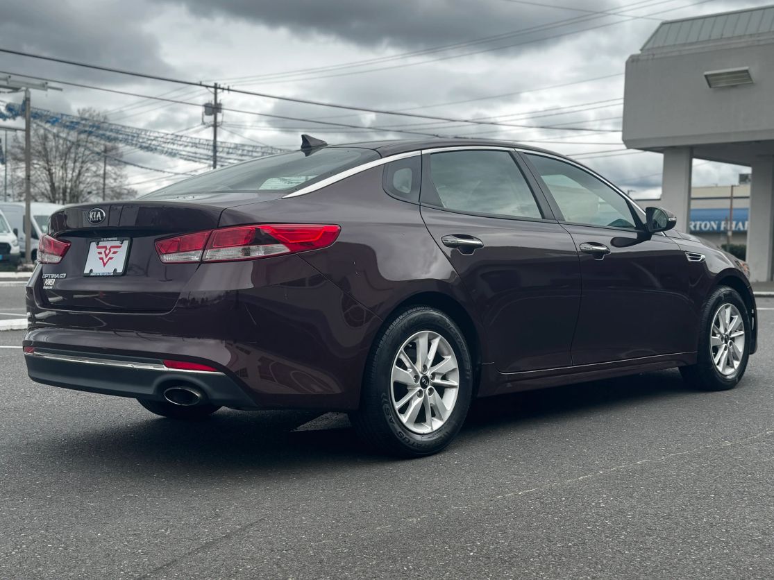 2016 KIA Optima GL - Photo 5