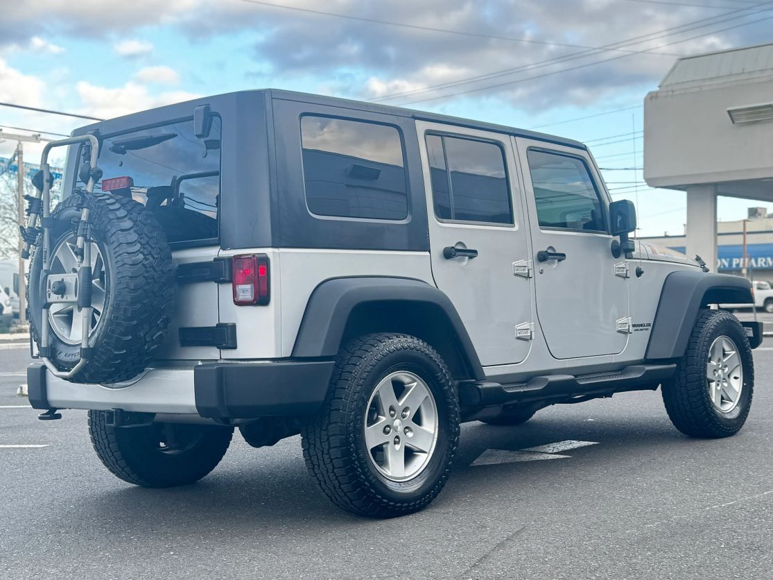 2010 JEEP Wrangler Unlimited X - Photo 5