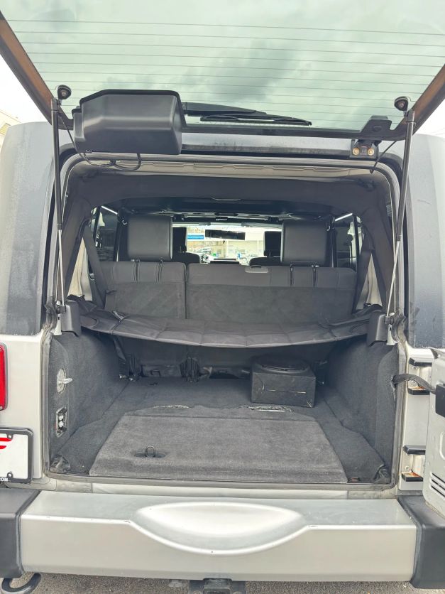 2010 JEEP Wrangler Unlimited X - Photo 14