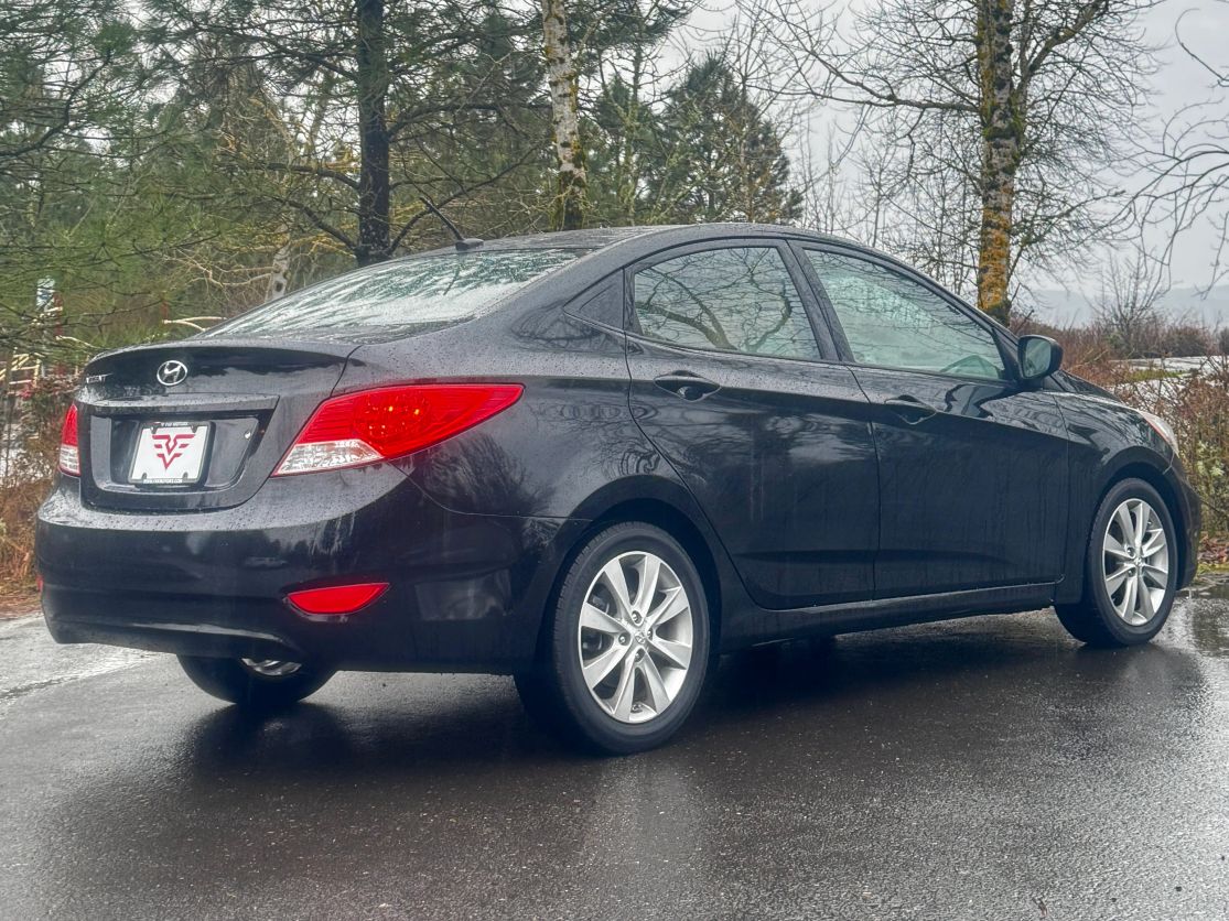 2013 HYUNDAI Accent GLS Premium/ SE - Photo 5