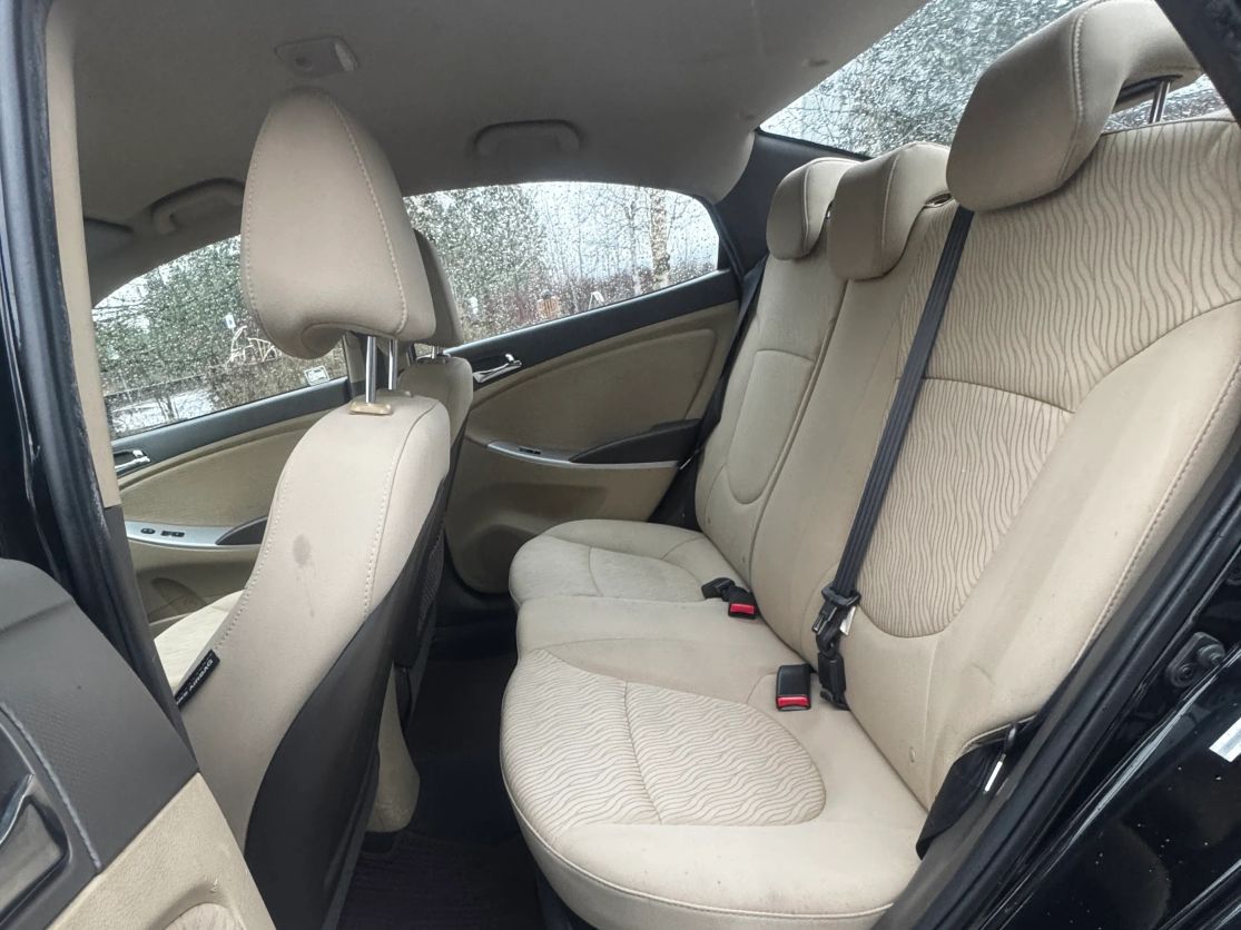 2013 HYUNDAI Accent GLS Premium/ SE - Photo 13