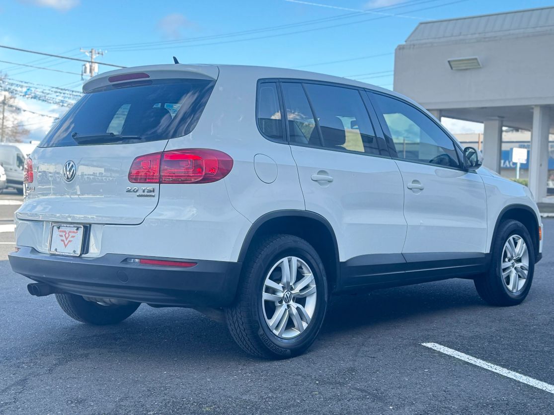 2014 VOLKSWAGEN Tiguan 4-Motion - Photo 5