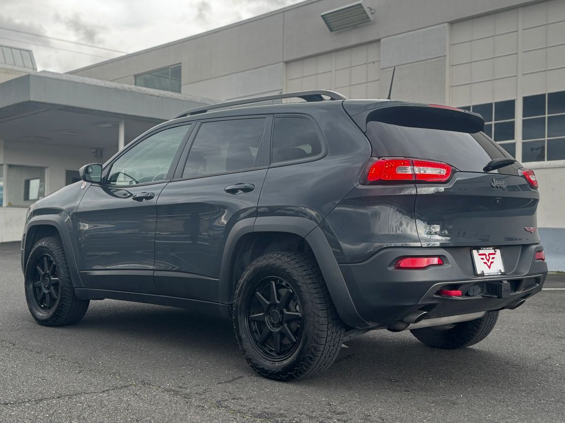 2017 JEEP Cherokee Trailhawk - Photo 6