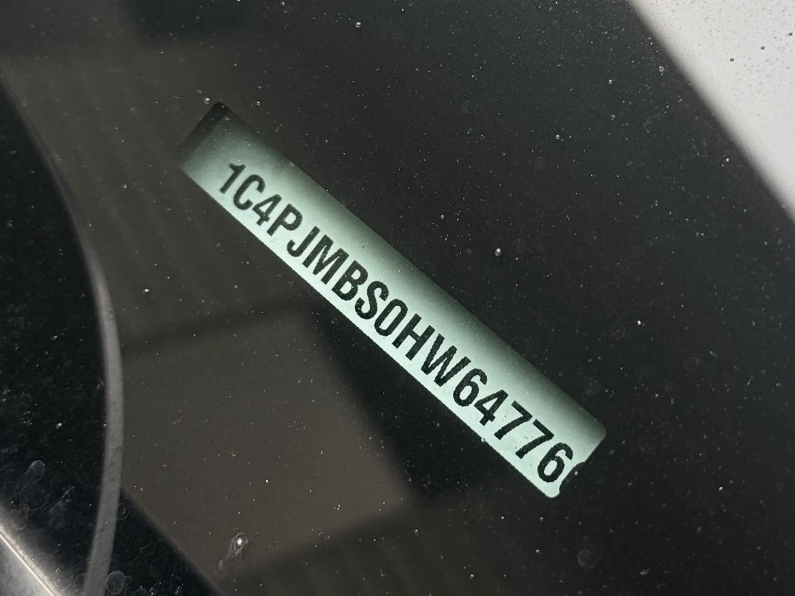 2017 JEEP Cherokee Trailhawk - Photo 17