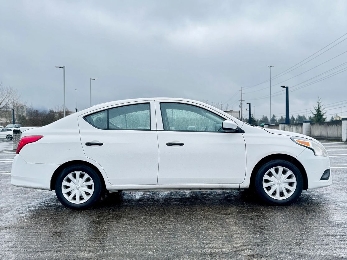 2017 NISSAN Versa - Photo 3