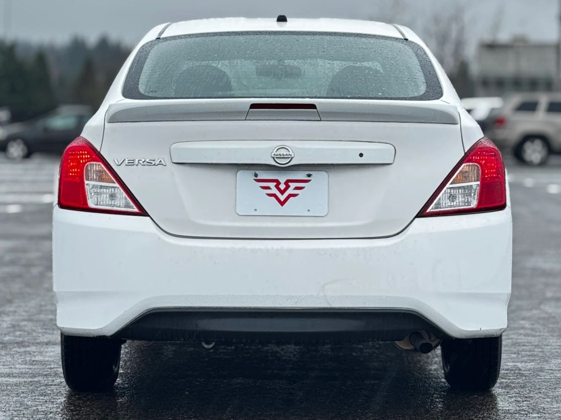 2017 NISSAN Versa - Photo 8